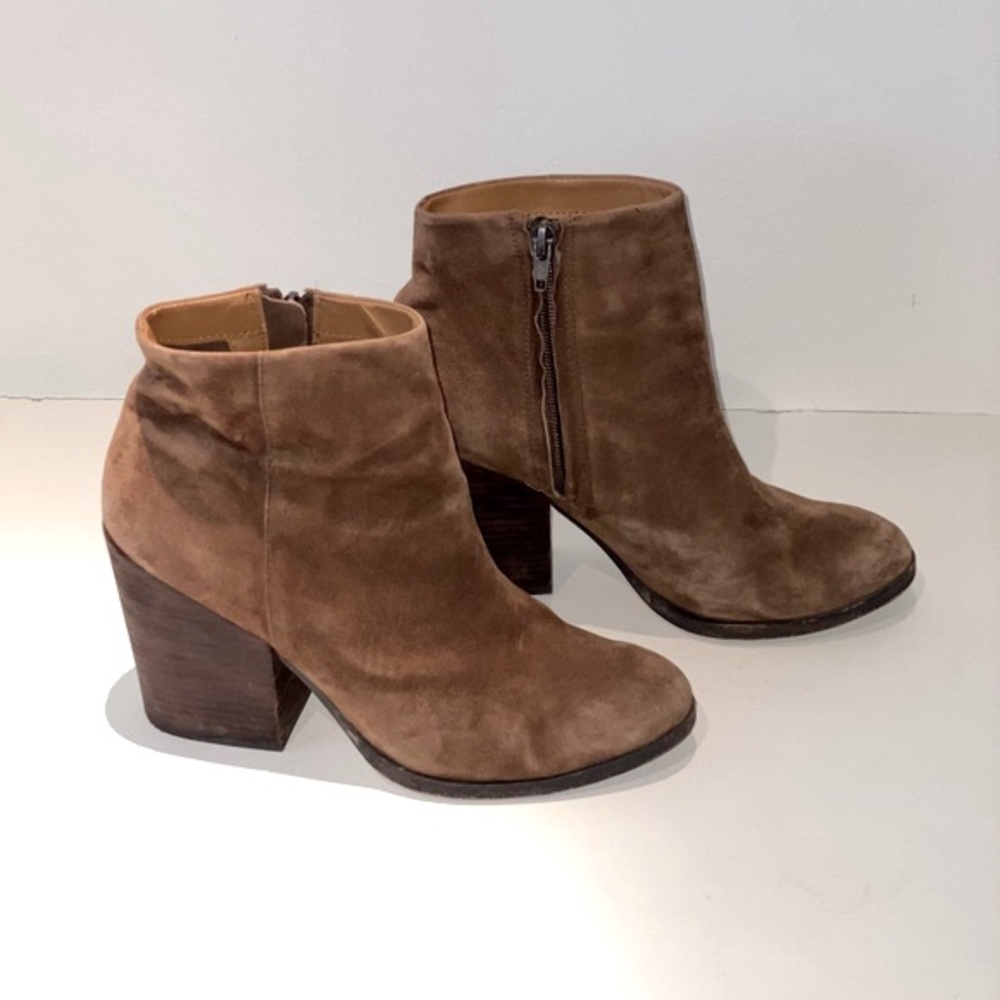 DOLCE VITA Women’s Distressed Brown Suede Ankle Boots - Size 8.5